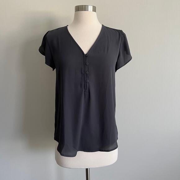 LOFT Outlet V-Neck Tulip Sleeve Blouse Button Detail Grey XS NWT - Picture 1 of 7